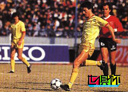 1984年12月9日阿根廷独立队1比0小胜英格兰利物浦队-第3张图片-世俱杯
