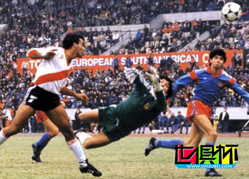 1986年12月14日阿根廷河床队1比0小胜罗马尼亚布加勒斯特星队-第4张图片-世俱杯